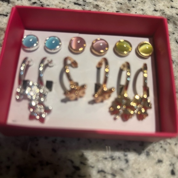 Kids bundle of earrings NIB! blue , pink, Green, silver, Gold plated. - Picture 2 of 6